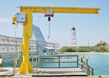 Le pivotement fixe de colonne tournent 5 Ton Mobile Crane Lifting Equipment pour l'atelier