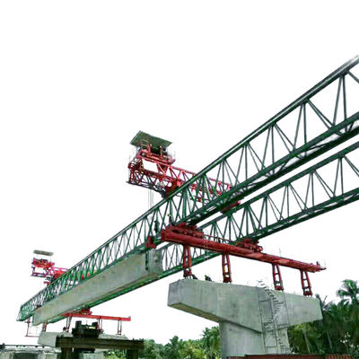 Grue concrète de lanceur de poutre de construction de pont en route